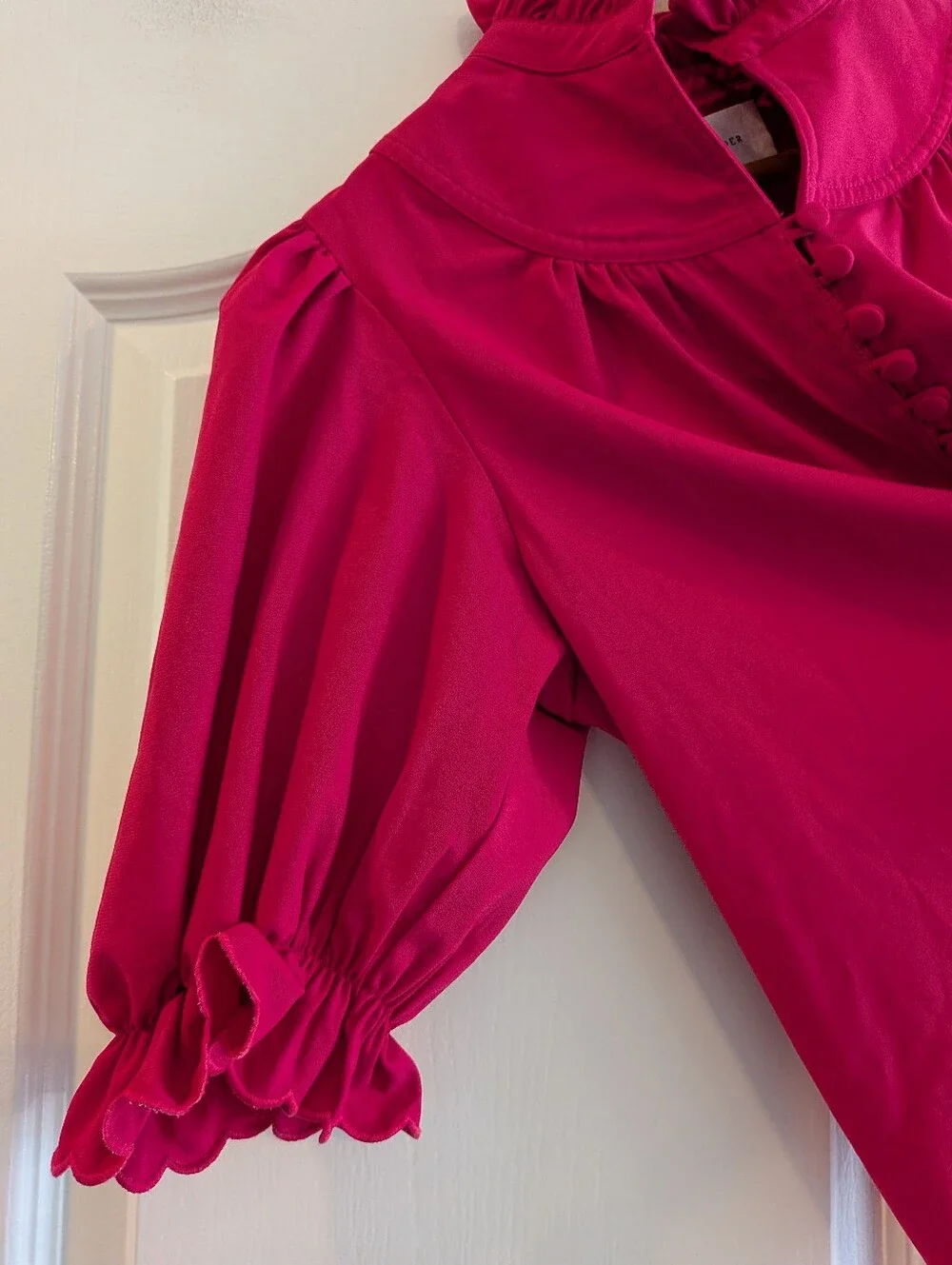 Tuckernuck Pomander Place Selena Blouse Raspberry Ruffle Puff Sleeve Size L NWOT